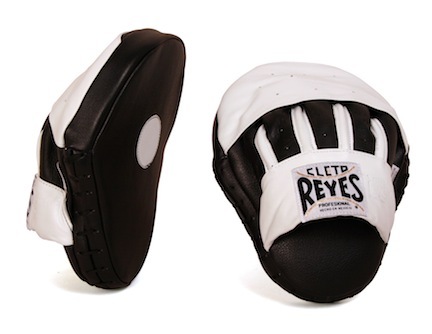 Cleto Reyes Curved Punch Mitts - 1 Pair