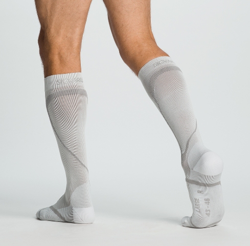 Sigvaris Performance Sock 412CMS00 20-30mmHg Ankle Closed Toe Calf Socks - White Medium Small